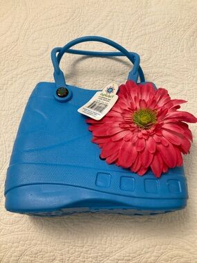 OPTARI Blue Rubber Tote with Removable Pink Flower Accent